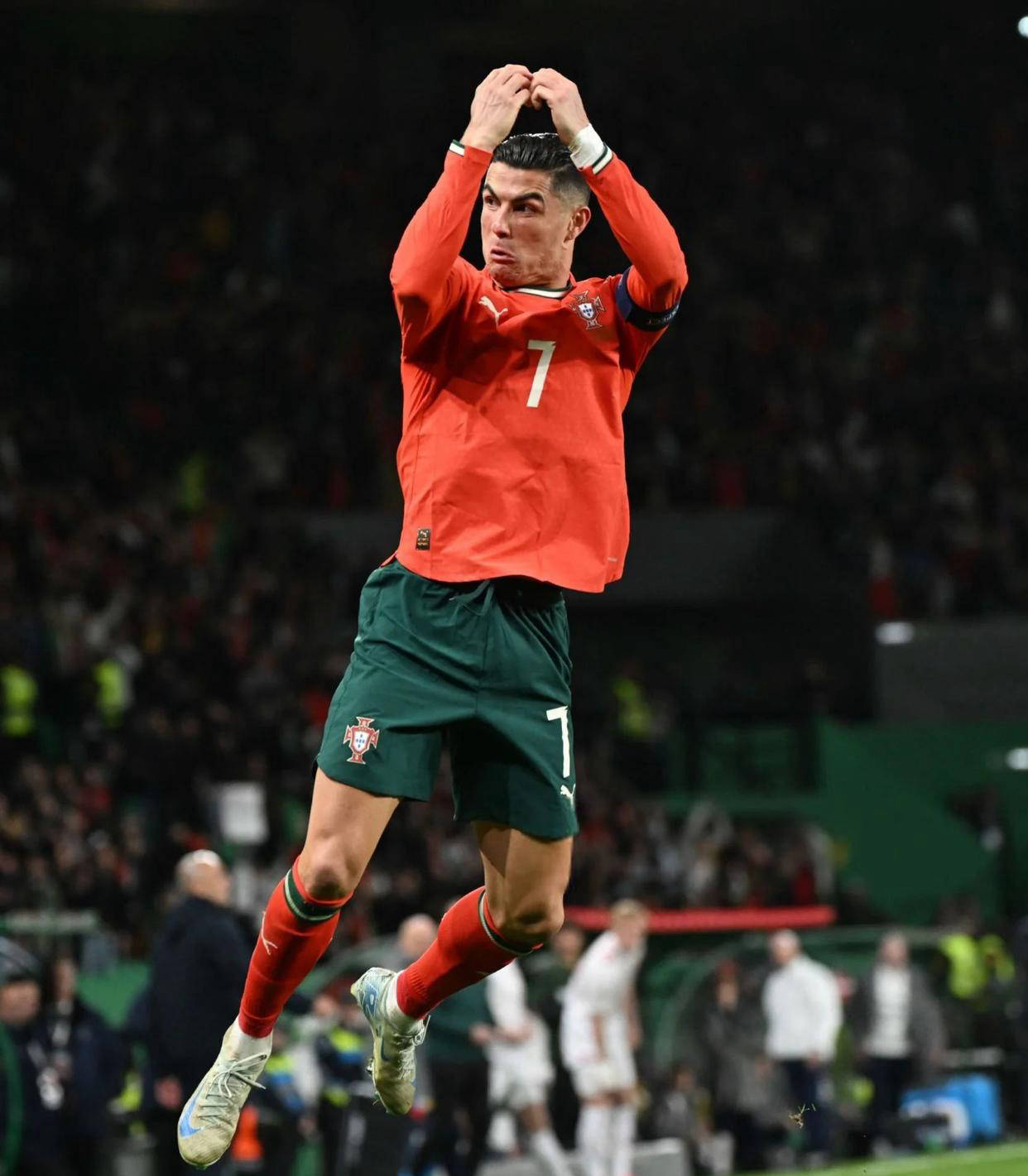 [亚冠]一场惨败止步亚冠16强，上海海港暴露深层问题