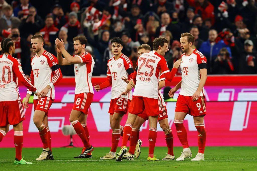 这个59岁的胖子，还在表演“蝎子摆尾”